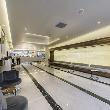 Sea View Apart-Hotel Orbi Twin Towers 1413 Батуми Экстерьер фото
